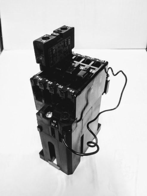 Relais ABB KC22E spoel 24VDC, 2 maak, 2 verbreekkontakten, Ophalen of Verzenden, Overige typen