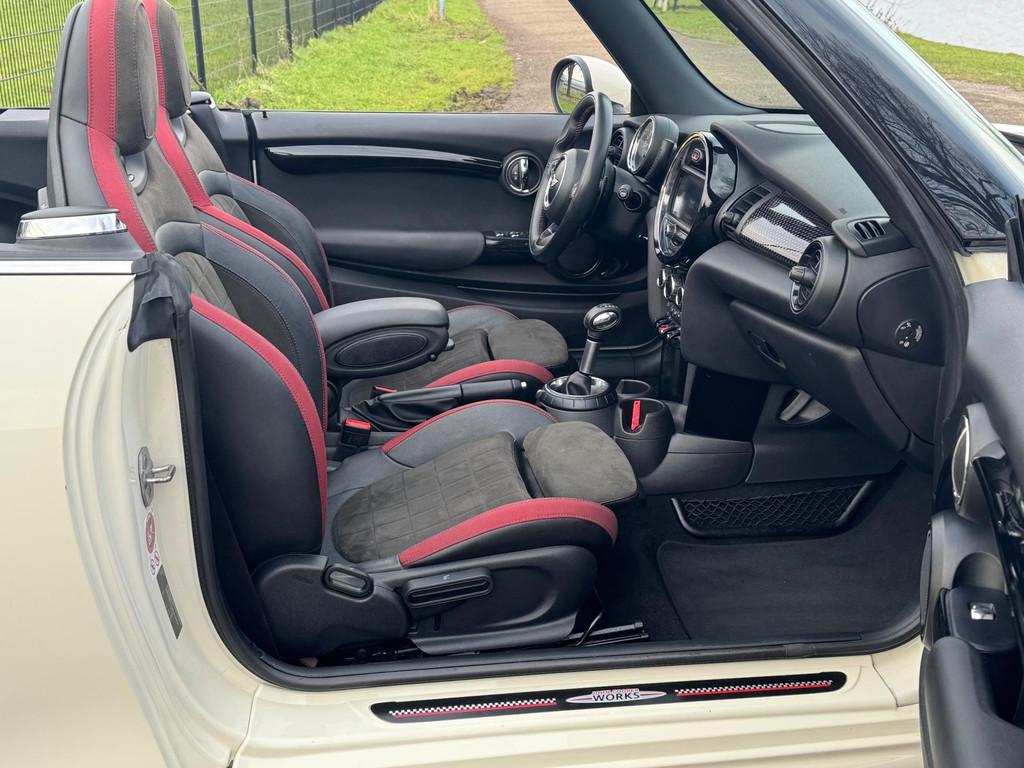 Mini Mini Cabrio 2.0 Cooper S Chili Serious Business LED 18i, 1998 cc, Gebruikt, Euro 6, Cabriolet