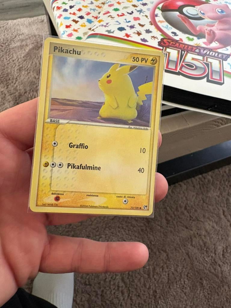 Pikachu sandstorm, Ophalen of Verzenden, Zo goed als nieuw, Meerdere kaarten, Foil