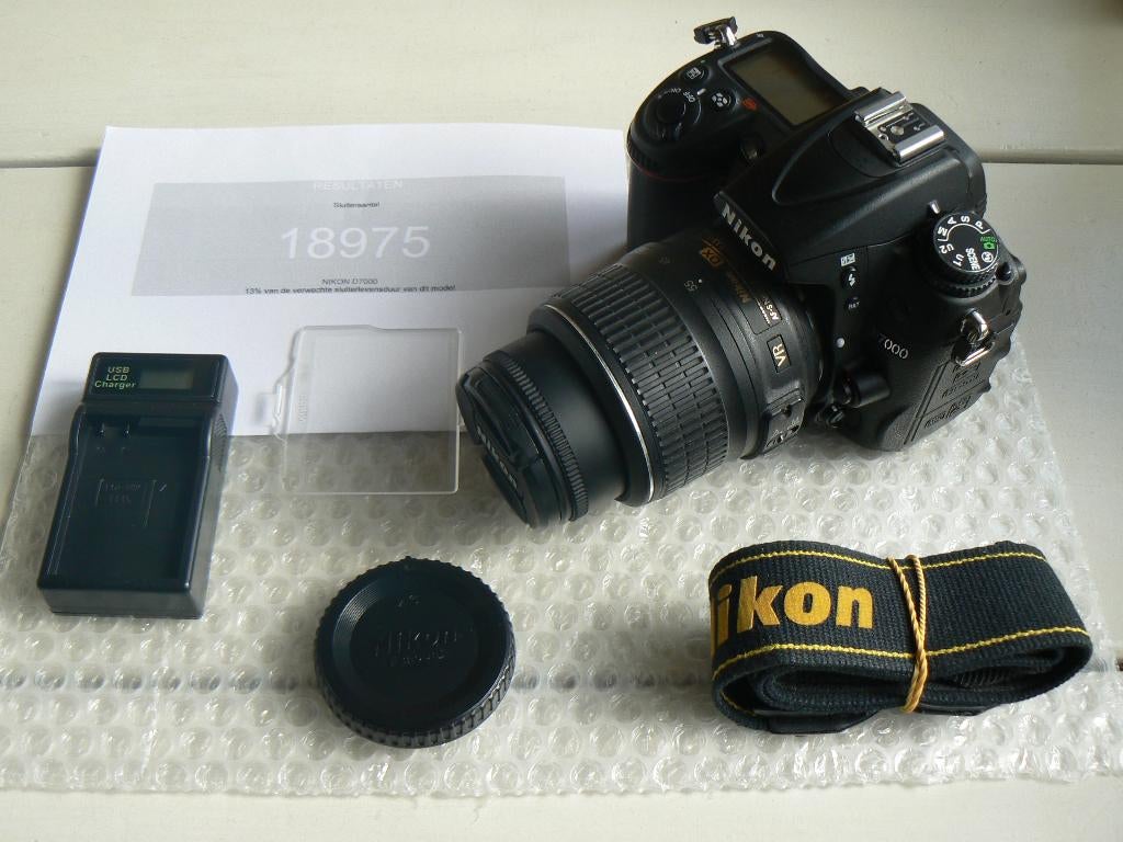 Nikon D7000 en D3300 en D40 en 18-300 mm en meer lenzen., Nikon, Ophalen of Verzenden, Zo goed als nieuw, Nikon