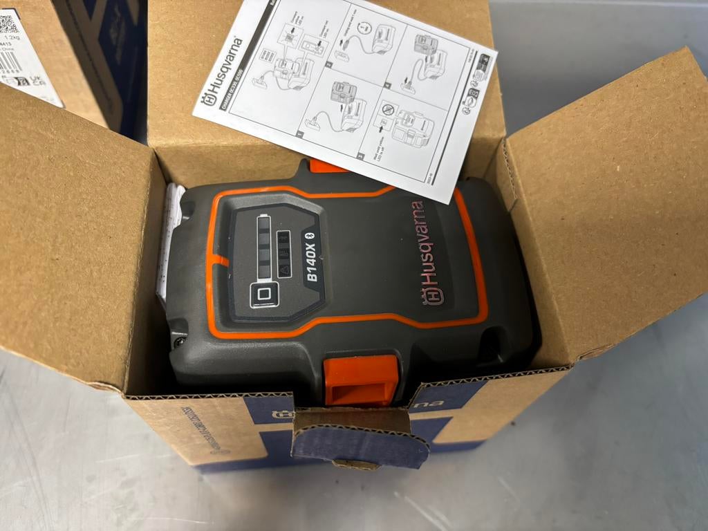 Husqvarna accu 40 B 140 X NIEUW!! BLI-X batterij 2 stuks., Tuin en Terras, Hand-tuingereedschap, Ophalen of Verzenden, Nieuw, Overige soorten