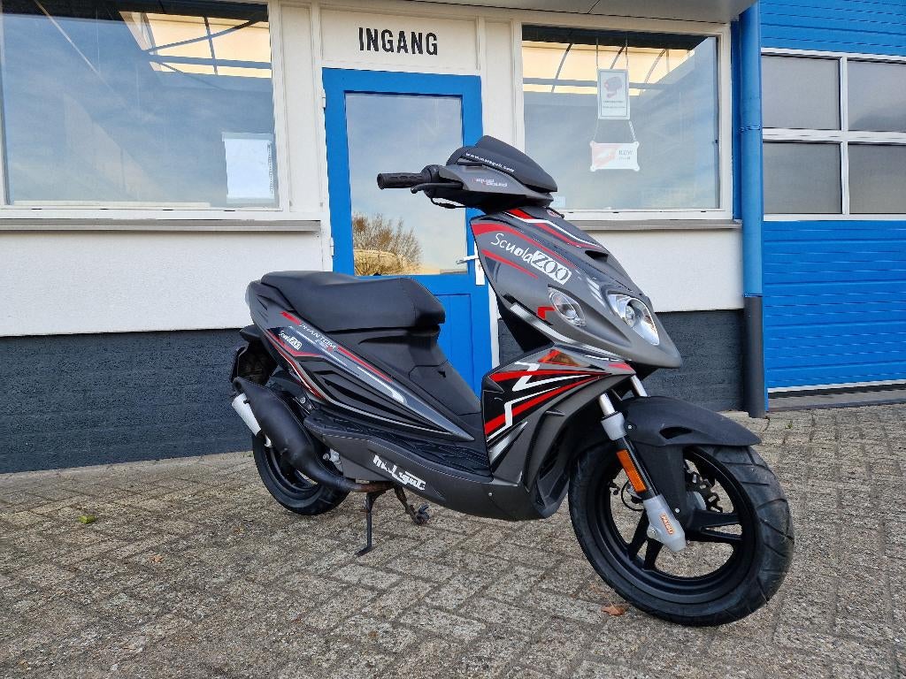 Malaguti f12 r phantom LC DD minarelli horizontaal firefox, Ophalen, Maximaal 45 km/u, Zo goed als nieuw, Benzine