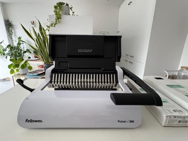 Fellowes Bind machine voor plastic bindruggen, Diversen, Ophalen of Verzenden, Zo goed als nieuw