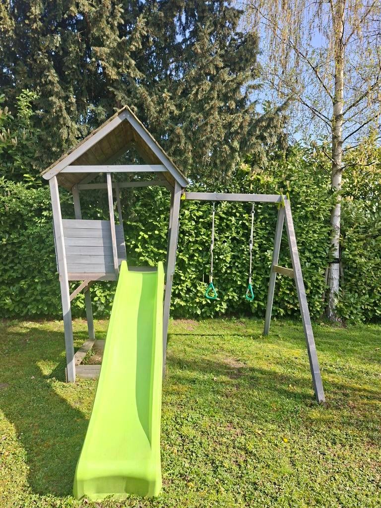 Speelhuis met glijbaan, schommel, rek en hangers., Ophalen, Schommel
