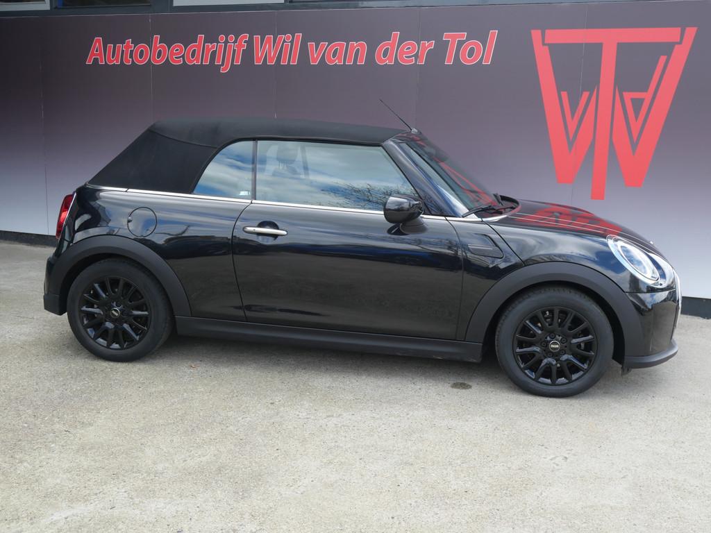 MINI Cabrio 1.5 COOPER | AUTOMAAT | LED | HALF-LEER | FACELI, 136 pk, Zwart, Cabriolet, 4 stoelen