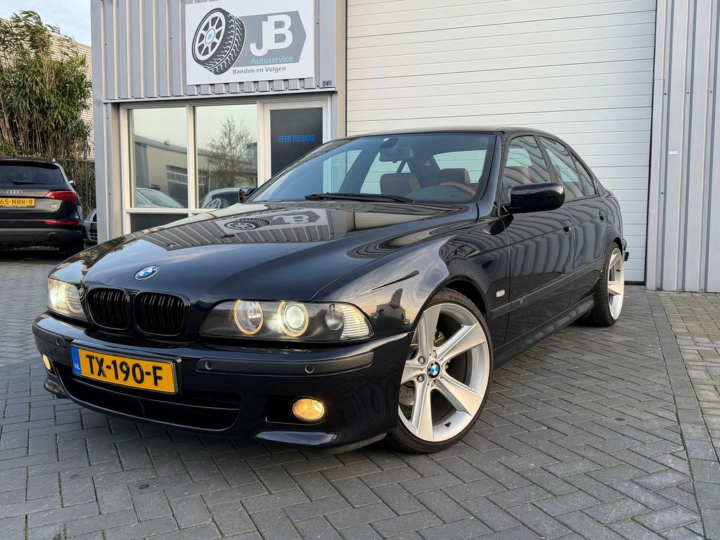 BMW 520 i 2.2 170pk Individual 19" M-Sport,Xenon,Leder,Clima, Auto's, BMW, Zwart, Handgeschakeld, Sedan, Bruin