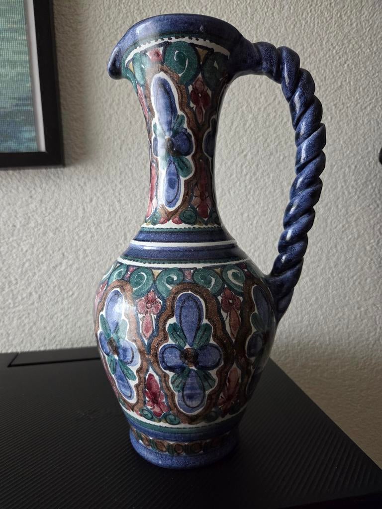 Kruik met handvat en bloemmotief, Ophalen of Verzenden