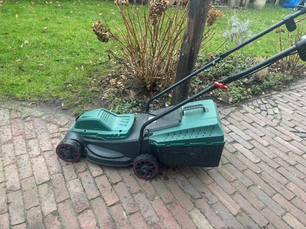 grasmaaier parkside bijna nieuw, Tuin en Terras, Grasmaaiers, Ophalen, Cirkelmaaier, Elektrische grasmaaier, 30 t/m 39 cm
