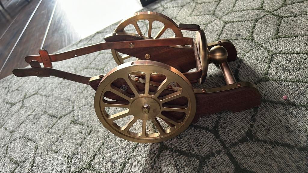 Cognac houder kanon, Ophalen of Verzenden, Zo goed als nieuw, 1:50 tot 1:144