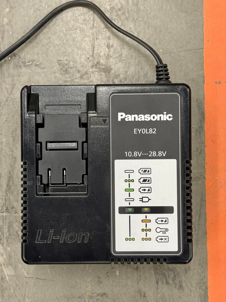 Panasonic EY0L82 Li-ion Batterijlader 10.8V-28.8V, Ophalen of Verzenden, Gebruikt