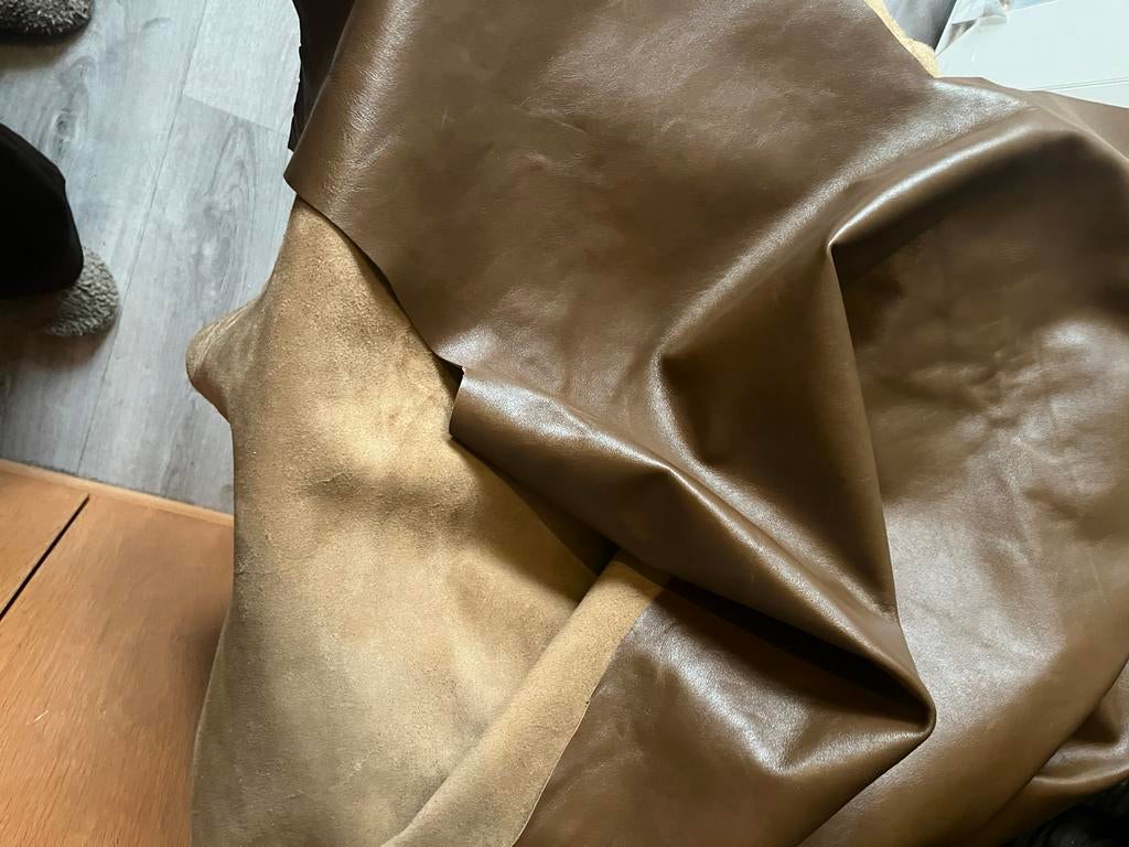 Mooie bruine soepele echt leren lap, Hobby en Vrije tijd, Stoffen en Lappen, Ophalen, Bruin, Leer of Kunstleer, Zo goed als nieuw