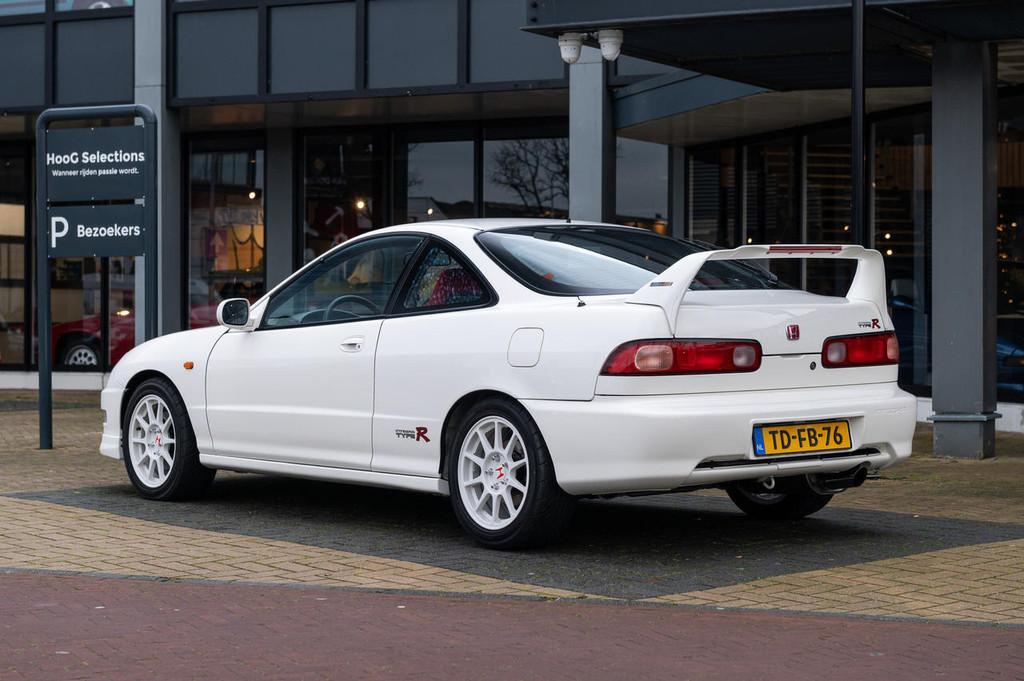 Honda Integra 1.8 Vtec Type R (new condition) (bj 1998), Auto's, Oldtimers, Voorwielaandrijving, Honda, 190 pk, 4 stoelen