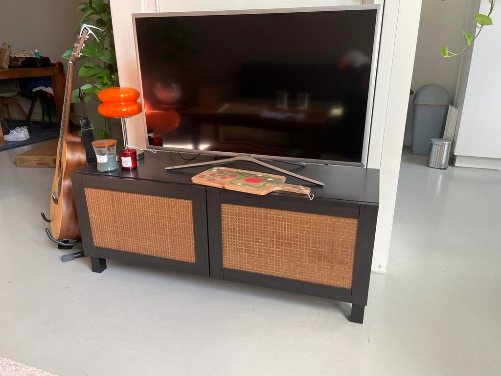 Zwart TV-meubel met webbing deuren, Huis en Inrichting, Ophalen, Gebruikt, 100 tot 150 cm, Minder dan 100 cm