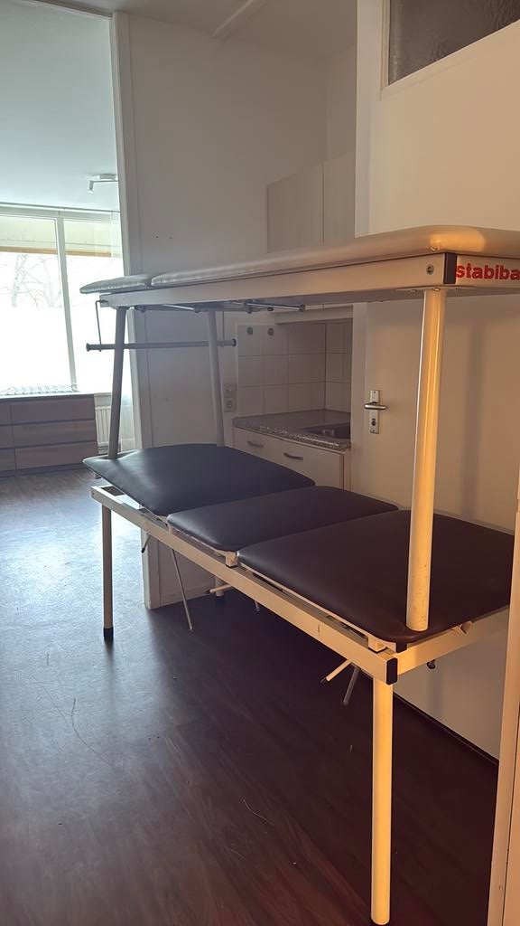 Behandel massage tafel, Ophalen, Zo goed als nieuw, Massagetafel