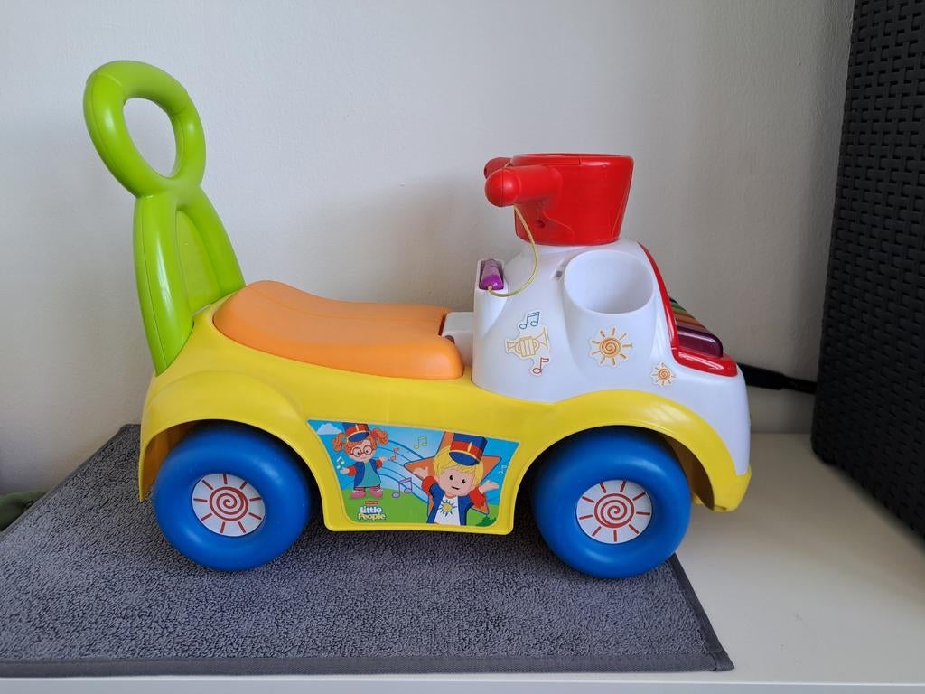 Loopauto met muziek Fisher Price - little people, Kinderen en Baby's, Speelgoed | Babyspeelgoed, Zo goed als nieuw, Auto, Met licht