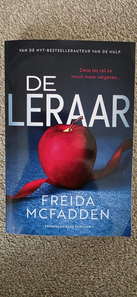 Freida Mcfadden - De leraar, Ophalen of Verzenden, Zo goed als nieuw