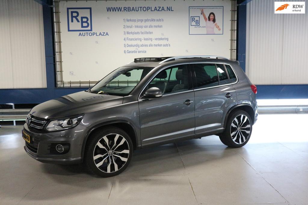 Volkswagen Tiguan 2.0 TDI R-Line Edition 4Motion AUTOMAAT/ P, Auto's, Automaat, Euro 5, Gebruikt, 4 cilinders