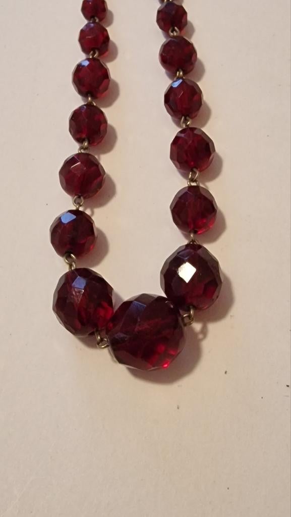 Rode Cherry Amber jaren 30 bakeliet kralen ketting, Sieraden, Tassen en Uiterlijk, Kettingen, Ophalen of Verzenden
