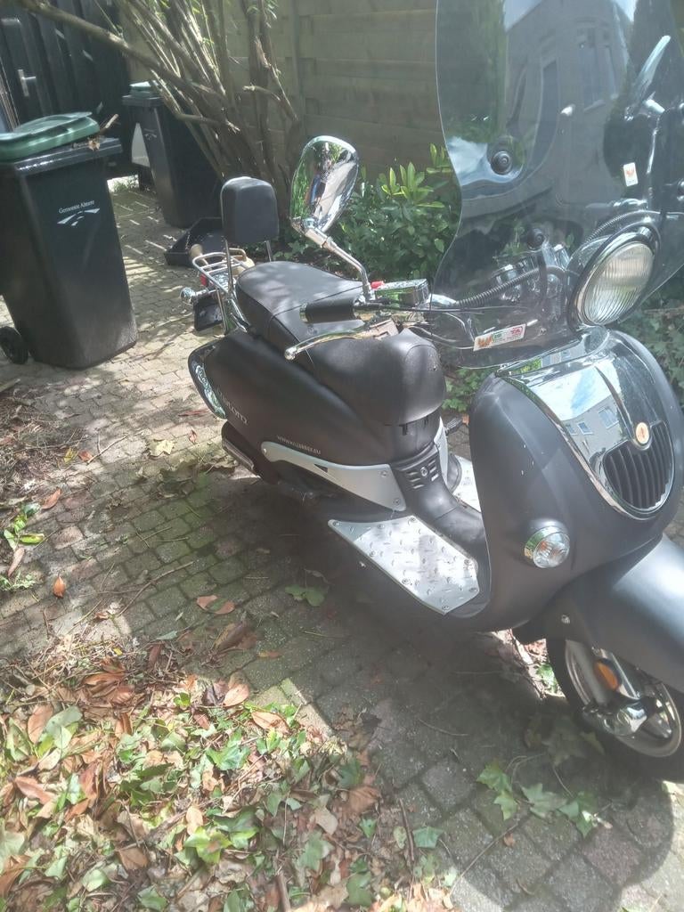 Killerbee scooter zwart zilver, Ophalen of Verzenden
