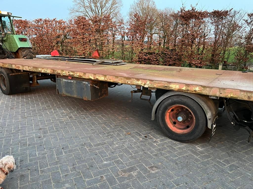 Te koop: degelijke platte wagen, oprijwagen met laadklep, Zakelijke goederen, Agrarisch | Werktuigen, Ophalen, Transport
