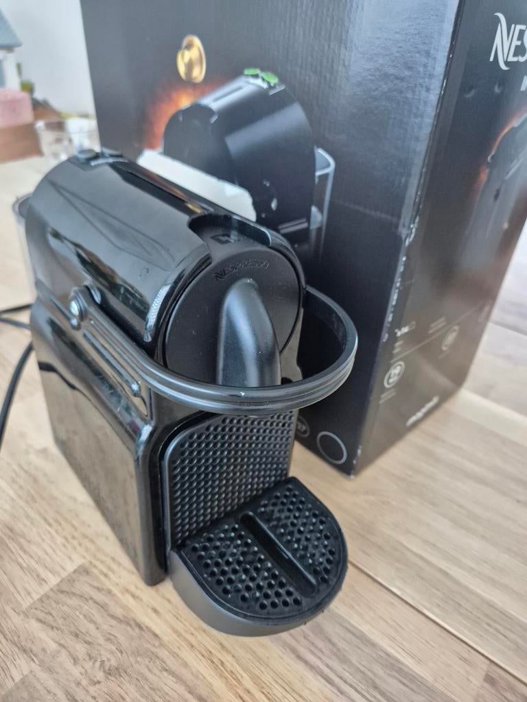Nespresso Inissia apparaat - lekt water bij koffie zetten, Witgoed en Apparatuur, Koffiezetapparaten, Ophalen, Espresso apparaat