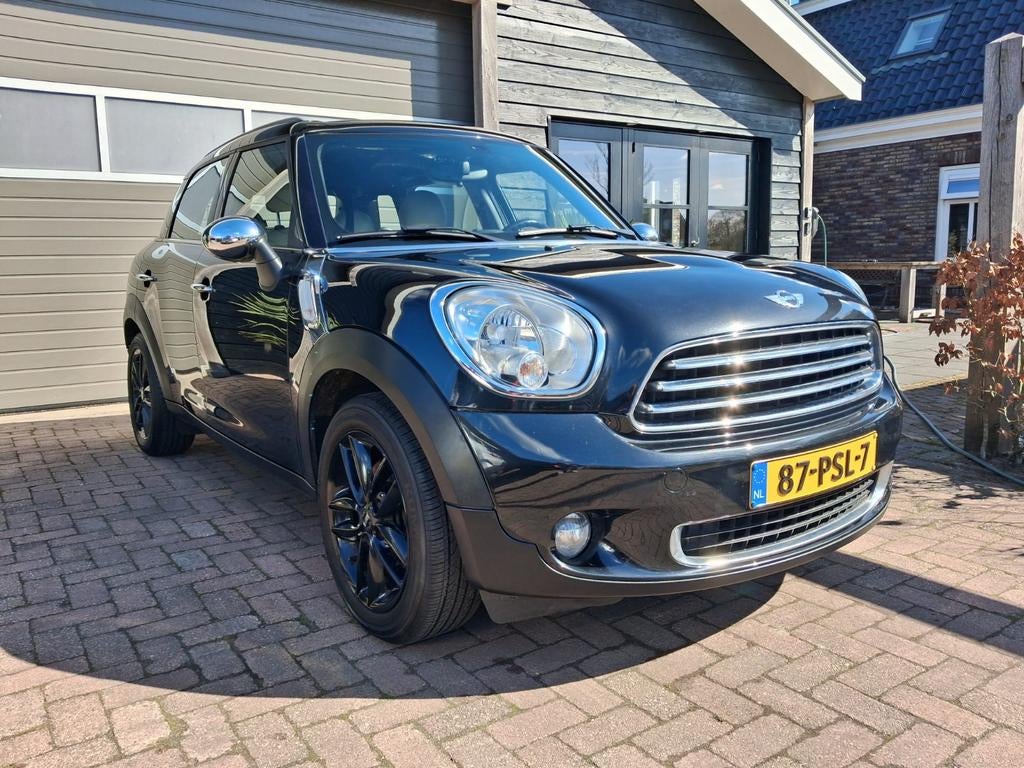 Mini Countryman 1.6 ONE 2011 Zwart, Voorwielaandrijving, Elektrische ramen, Beige, Zwart