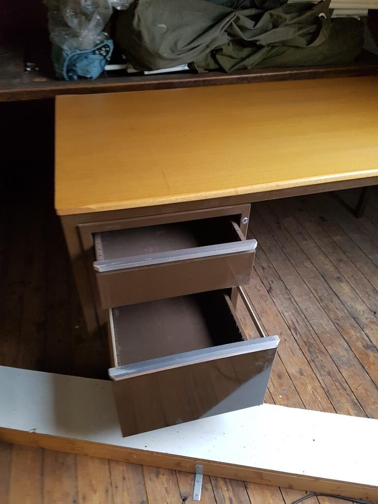 Divers gebruikt, overtollig  meubilair, vanaf €5 per stuk., Huis en Inrichting, Bureaus, Gebruikt, Ophalen