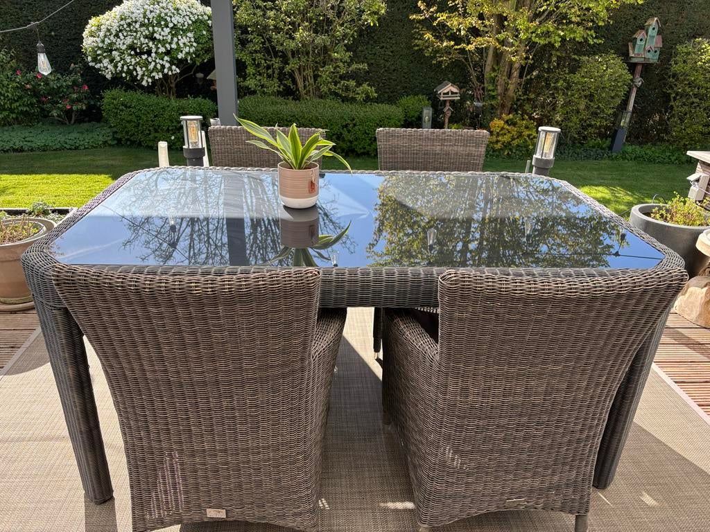 Boisleduc tuinset met 4 stoelen en kussens, 4 zitplaatsen, Kunststof, Gebruikt, Eettafel