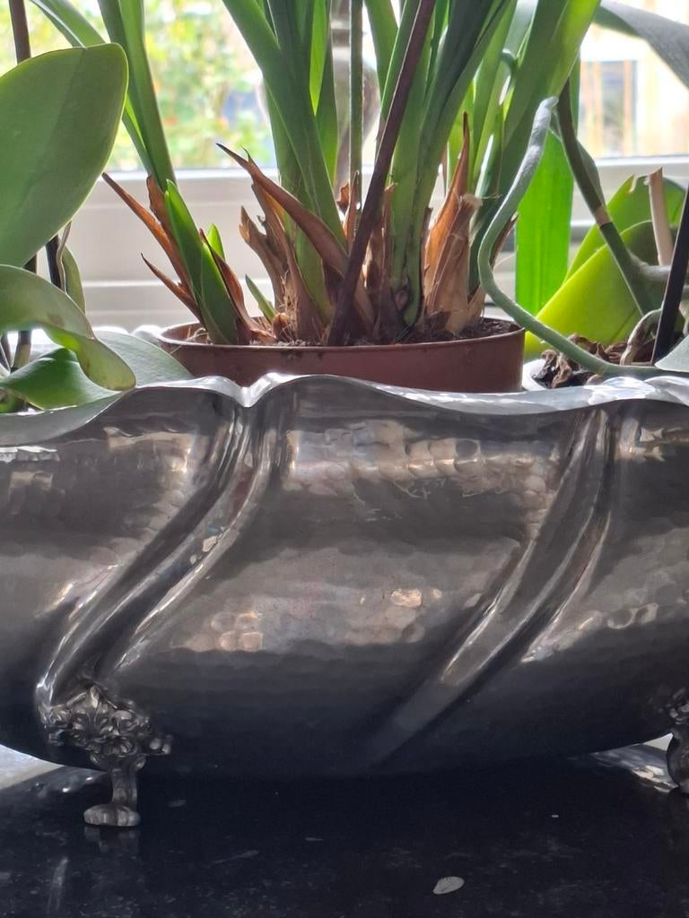 Prachtige Italiaanse plantenbak Peltro Tin gehamerd, Tuin en Terras, Vijvers, Ophalen of Verzenden
