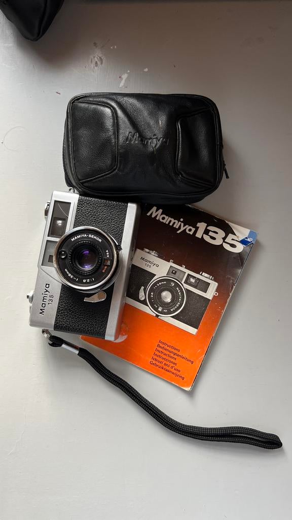 Mamiya 135 camera met hoesje en boekje - Goede staat, Audio, Tv en Foto, Fotocamera's Analoog, Ophalen of Verzenden, Zo goed als nieuw