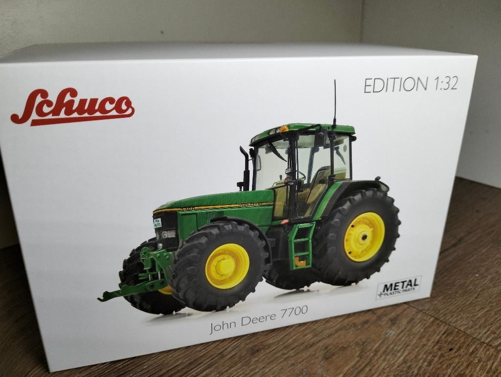 Te koop Schuco John Deere 7700., Ophalen, Nieuw, Tractor of Landbouw, Schuco