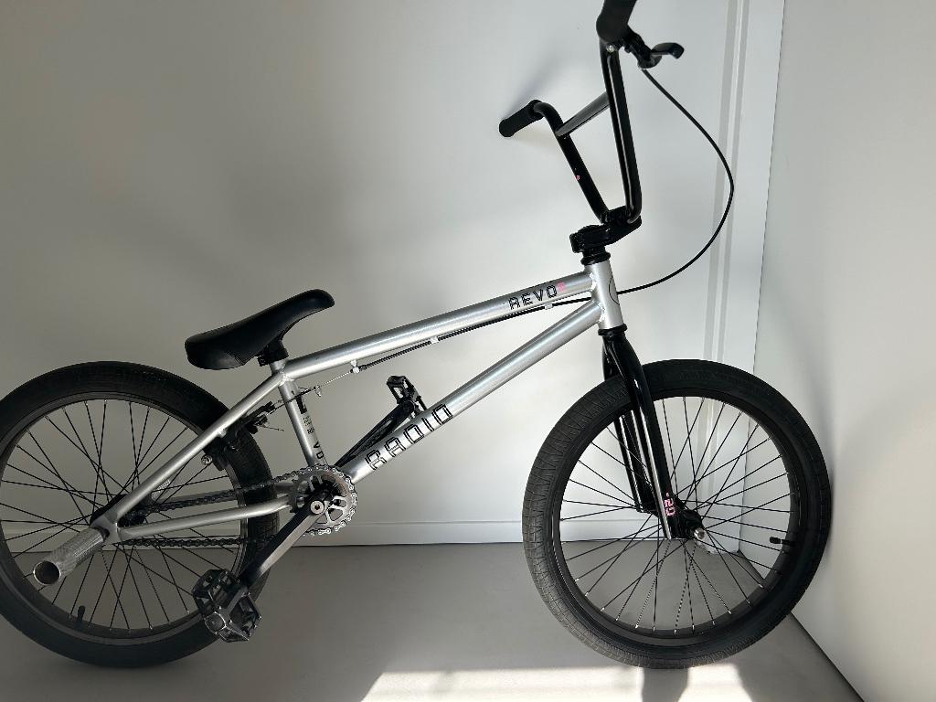 BMX Revo 20/VIII Freestyle stuntfiets, Ophalen, Zo goed als nieuw, Revo, Chroom