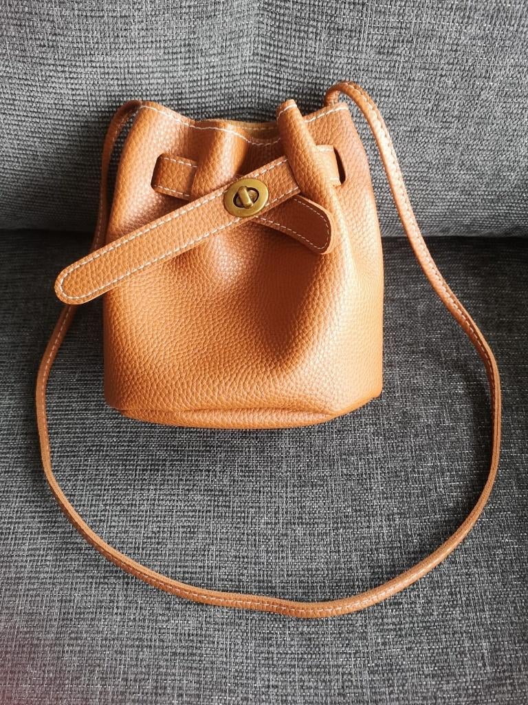 Mini bucket bag, verstelbare schouderband cognac kleur, Sieraden, Tassen en Uiterlijk, Tassen | Damestassen, Ophalen of Verzenden
