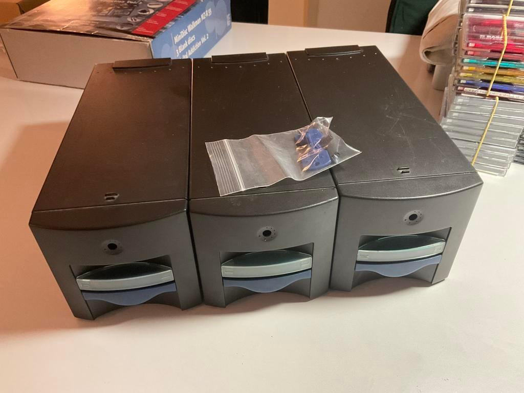 Minidisc bakken 3x als nieuw afsluitbaar. voor elk 20 md’s, Ophalen of Verzenden