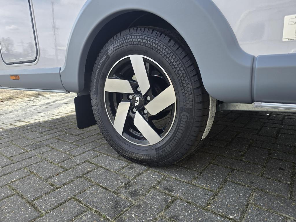 Adria Action 391 LH met nieuwe mover + autark, Overige typen, Tot en met 2, Treinzit, 750 - 1000 kg