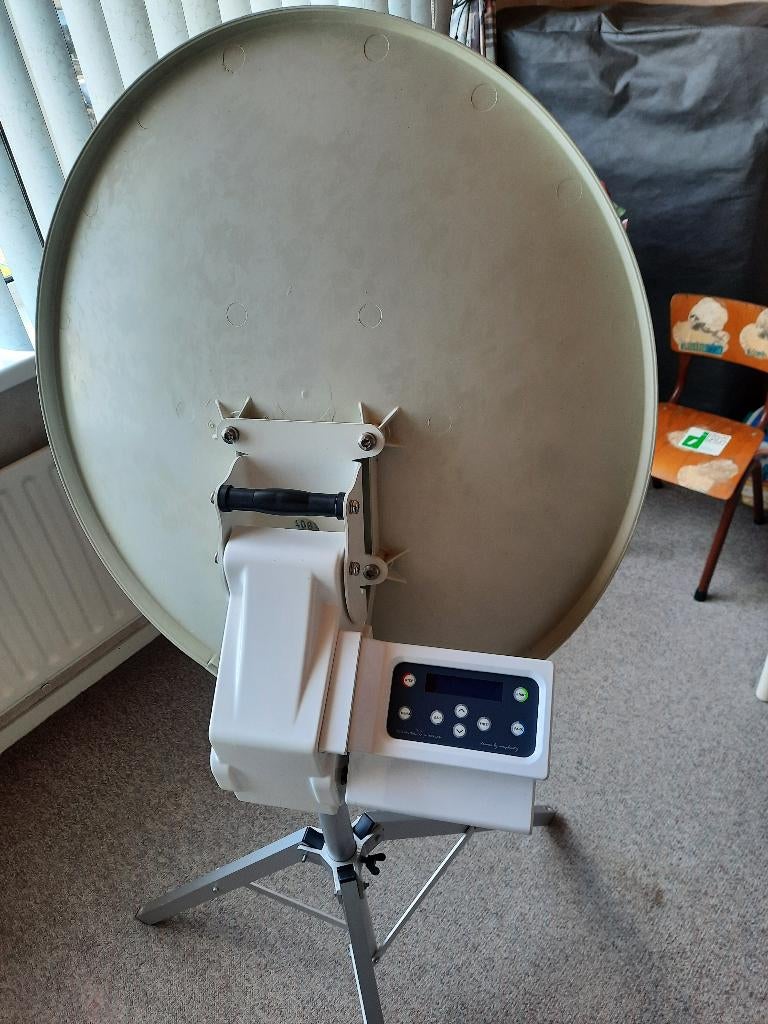 schotelantenne Travelvision R6, Ophalen, Zo goed als nieuw, (Schotel)antenne, Overige merken