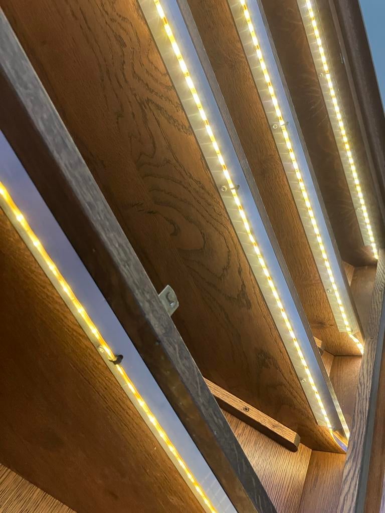 Hoekkast met verlichting, Ophalen, Gebruikt