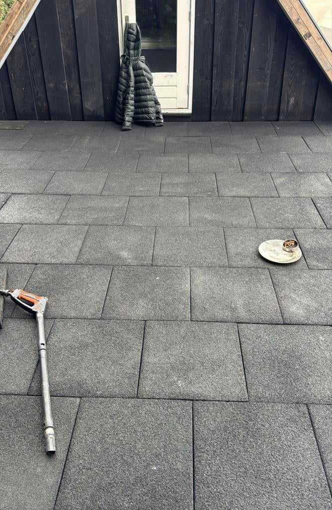 Rubberen tegels 50x50, 90 stuks, Tuin en Terras, Tegels en Klinkers, Gebruikt, Rubber, Ophalen of Verzenden, 10 m² of meer