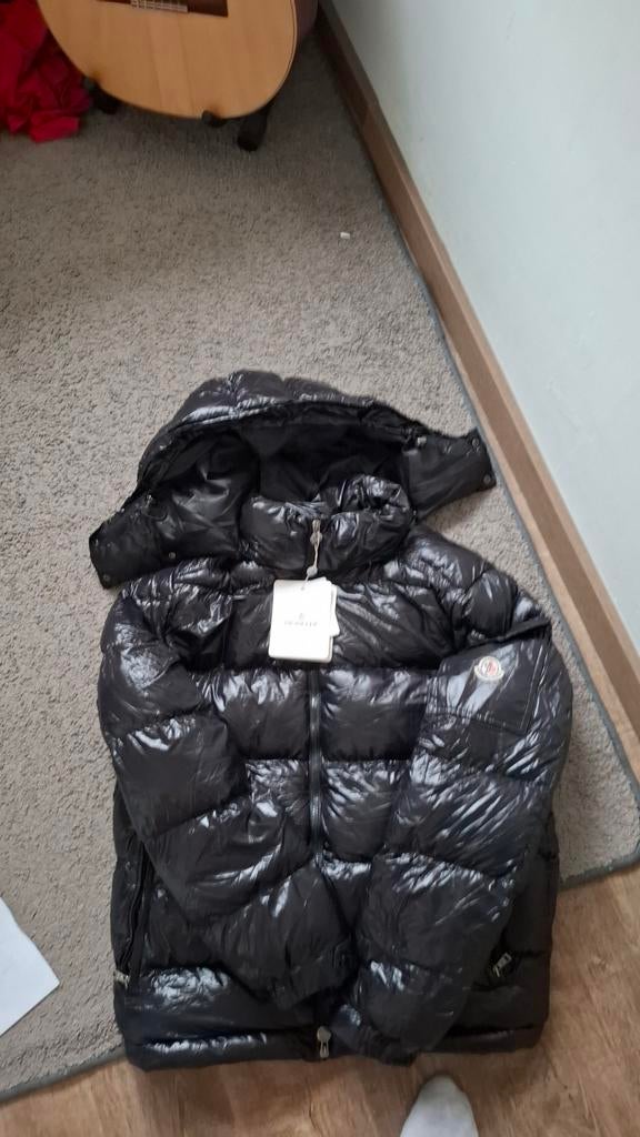 Moncler Maya Gloednieuw met kaart ( en NFC) zonder bon, Ophalen of Verzenden, Nieuw, Zwart