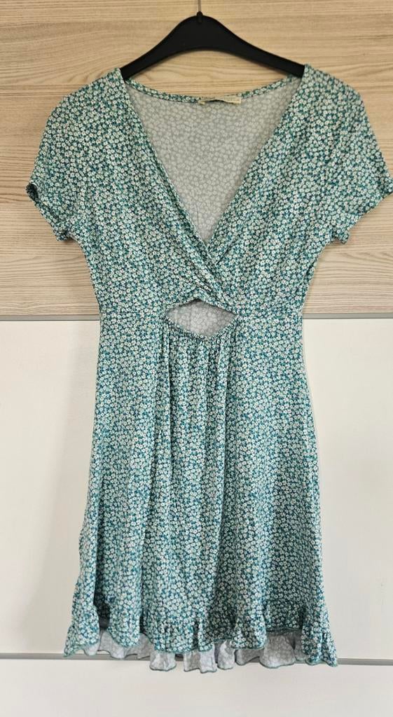 Pull & Bear floral dress blue. Maat S, Kleding | Dames, Jurken, Blauw, Ophalen of Verzenden, Zo goed als nieuw, Boven de knie