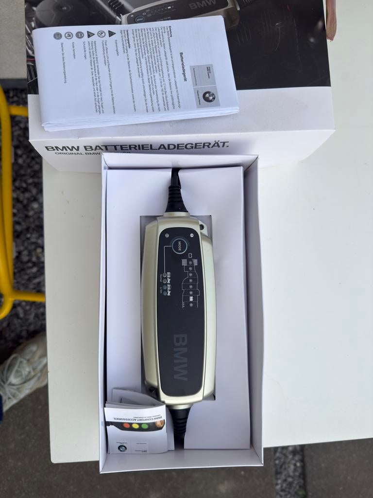 Acculader BMW Motorrad, Ophalen of Verzenden, Nieuw, BMW