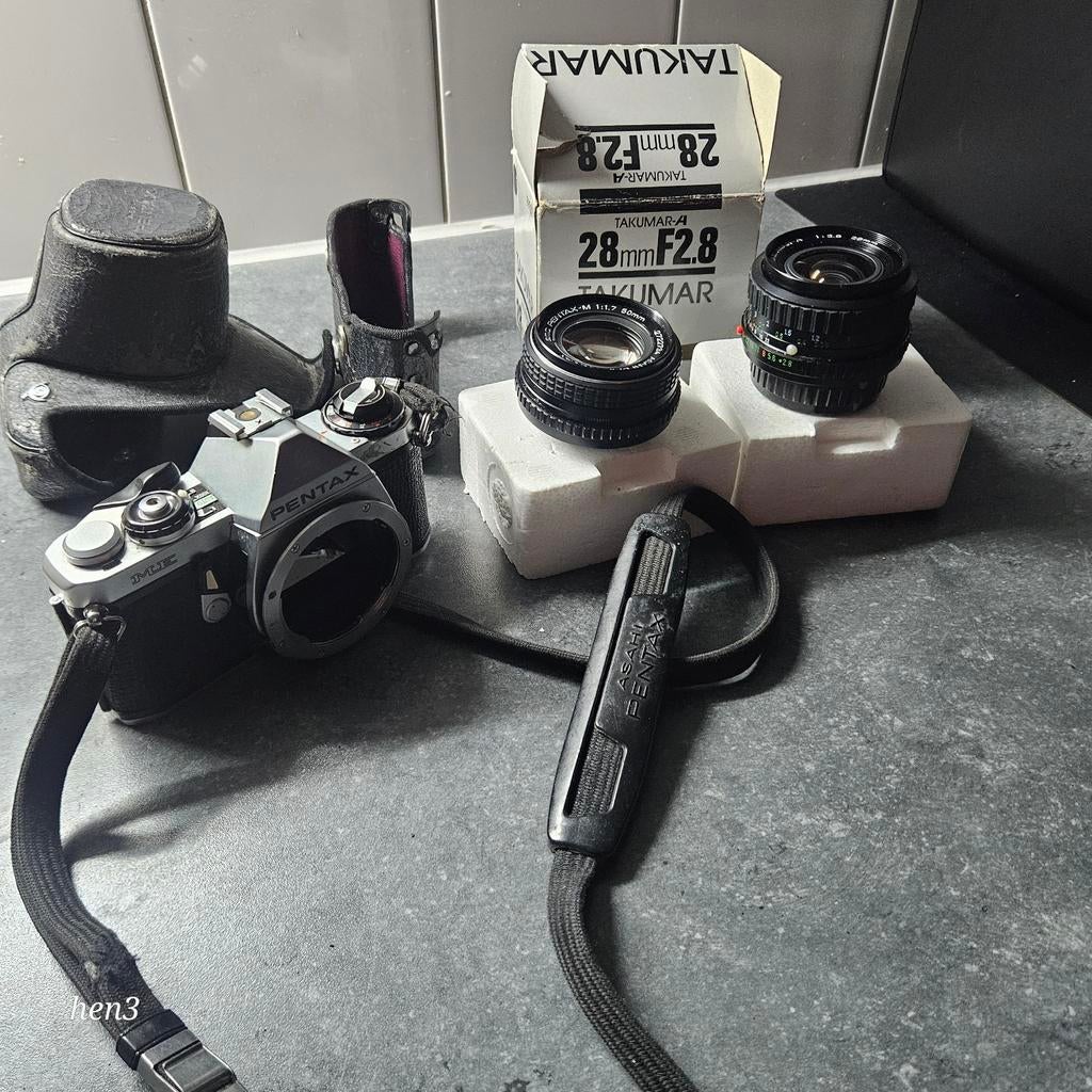 Pentax ME analoge camera + 50mm f1.7 + 28mm f2.8 lens, Ophalen of Verzenden, Spiegelreflex, Pentax
