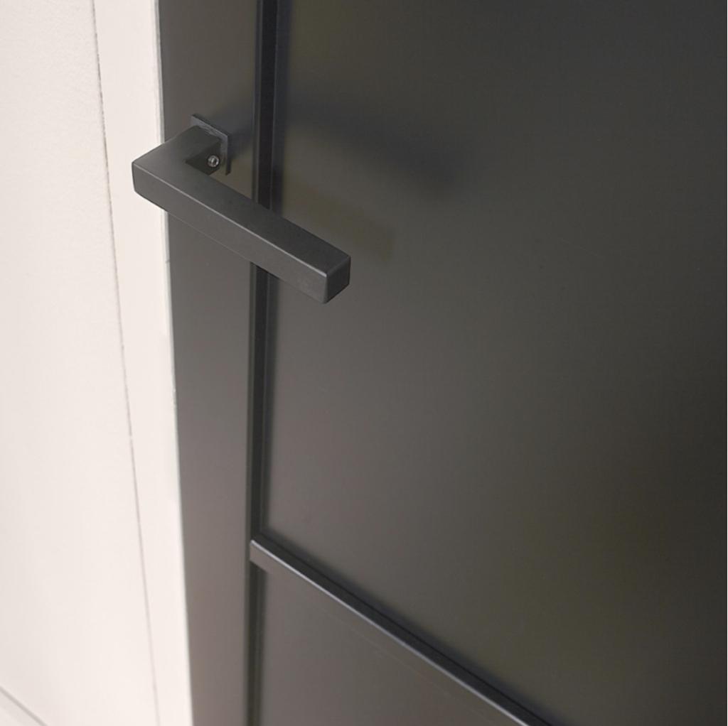 Zwarte houten paneeldeur staallook binnendeur, Niet ingevuld, 80 tot 100 cm, Binnendeur, Niet ingevuld