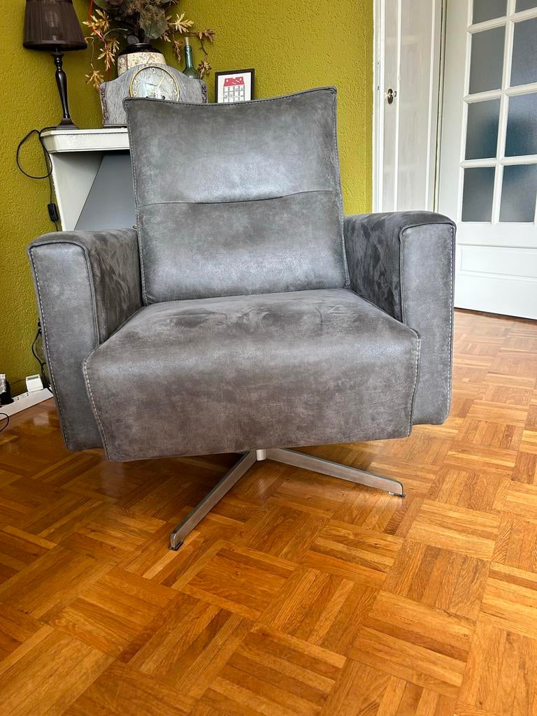 Grijze fauteuil met draaivoet, Huis en Inrichting, Fauteuils, Ophalen, Gebruikt, Stof, 75 tot 100 cm