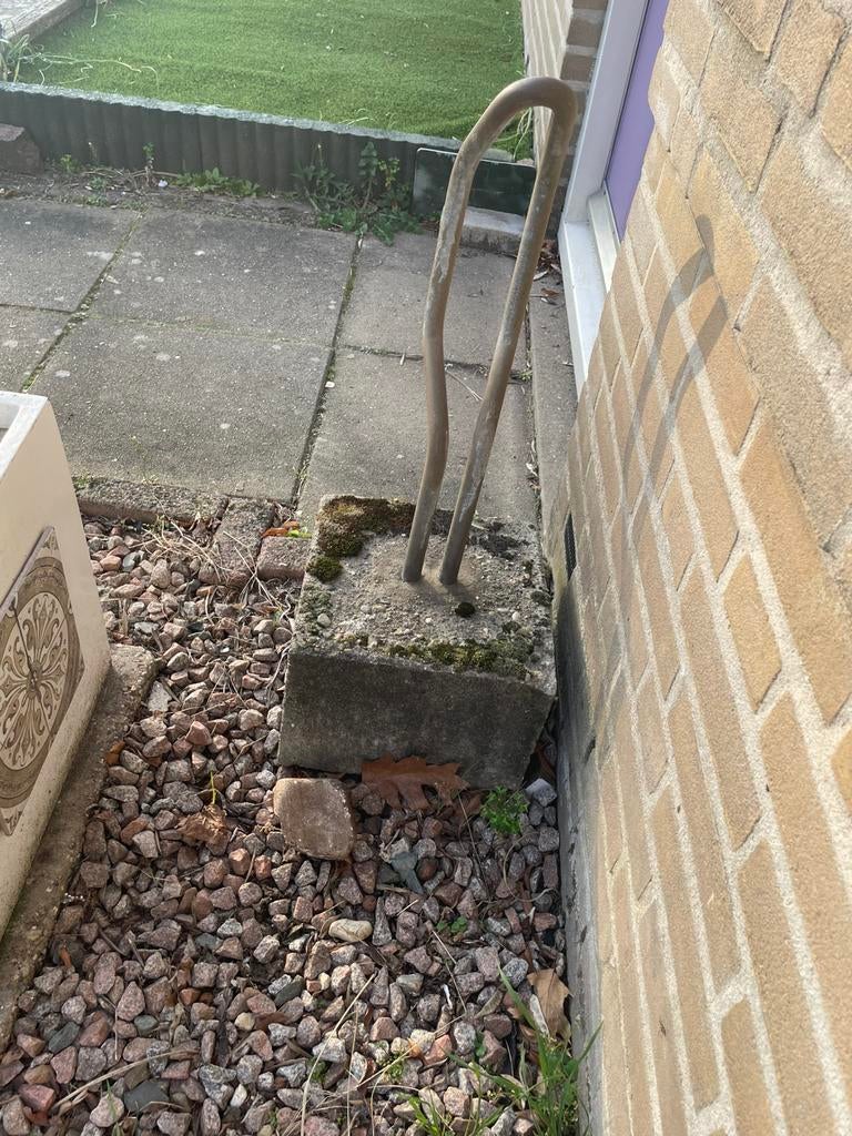 GRATIS fietsenrek met betonvoet, Ophalen, Gebruikt