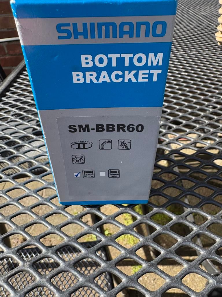 Shimano SM-BBR60 Bottom Bracket nieuw, Fietsen en Brommers, Fietsonderdelen, Crankstel of Pedalen, Nieuw, Ophalen of Verzenden