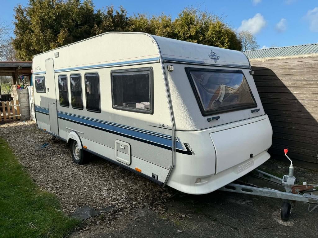 Hobby caravan met ruime voortent en kenteken 1995, 75 kg, Bedrijf, 5 tot 6 meter, Lengtebed