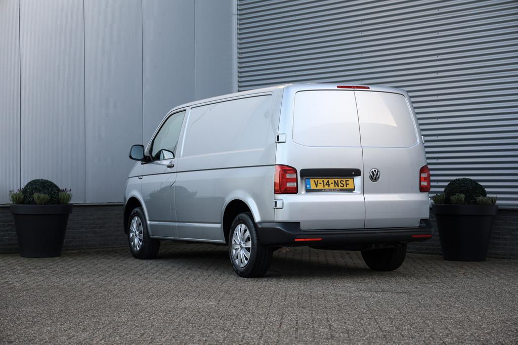 Volkswagen Transporter 2.0 TSI L1H1 Comfortline Benzine Airc, Voorwielaandrijving, Stof, Euro 6, 4 cilinders