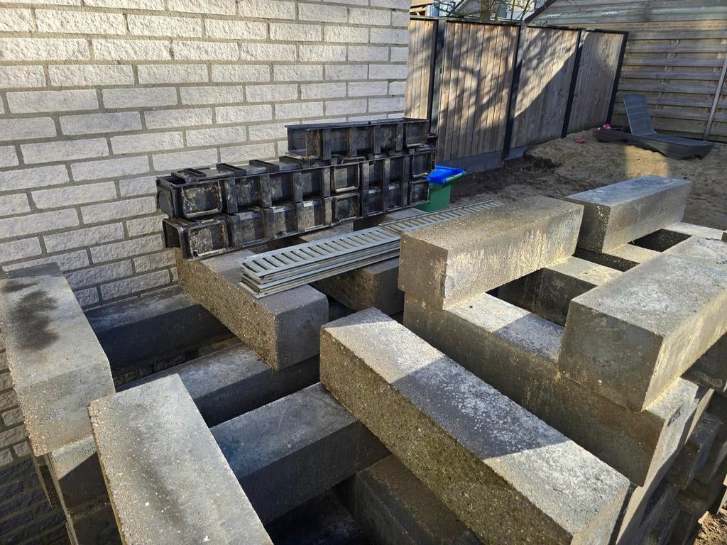120x Antraciet Stapelblokken beton 60x15x15 - Beschikbaar, Ophalen, Gebruikt, -, -