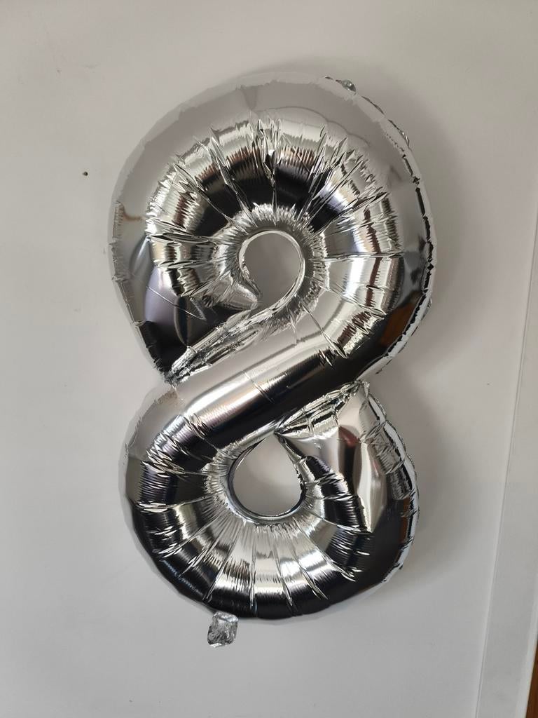 Gratis cijfer 8, Hobby en Vrije tijd, Feestartikelen, Ophalen